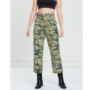 NWT Free People Remy pants in camo - size 29